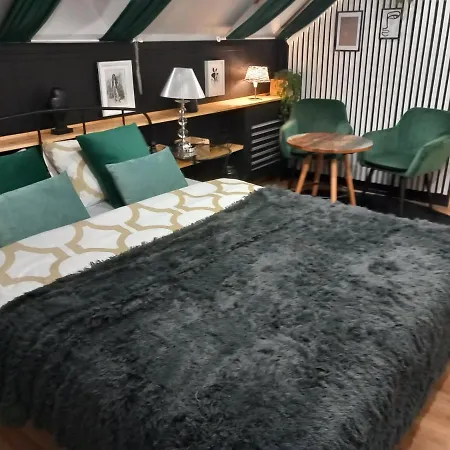 Bed & Breakfast Dom Z Sauna I Jacuzzi- Na Wylacznosc Lub Pokoje 5*