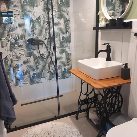 Bed & Breakfast Dom Z Sauna I Jacuzzi- Na Wylacznosc Lub Pokoje 5*