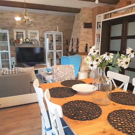 Dom Z Sauna I Jacuzzi- Na Wylacznosc Lub 세로크