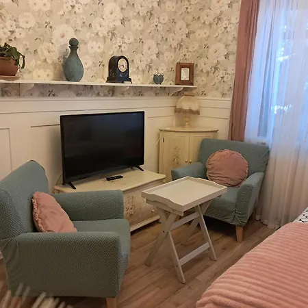 Panzió Dom Z Sauna I Jacuzzi- Na Wylacznosc Lub 5*