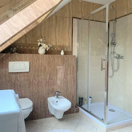 Dom Z Sauna I Jacuzzi- Na Wylacznosc Lub Pokoje Bed & Breakfast 5*