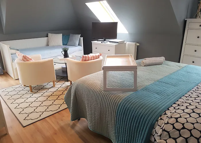 Bed & Breakfast Dom Z Sauna I Jacuzzi- Na Wylacznosc Lub Pokoje Serock