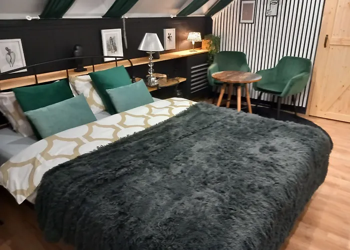 Bed & Breakfast Dom Z Sauna I Jacuzzi- Na Wylacznosc Lub Pokoje