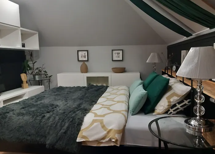 Bed & Breakfast Dom Z Sauna I Jacuzzi- Na Wylacznosc Lub Pokoje 5*